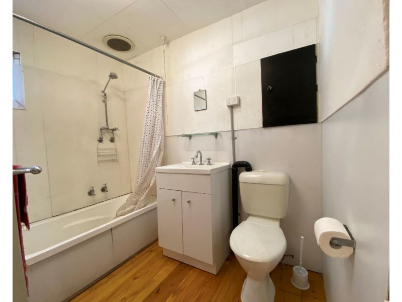 15 Wolseley Parade, Kensington VIC 3031