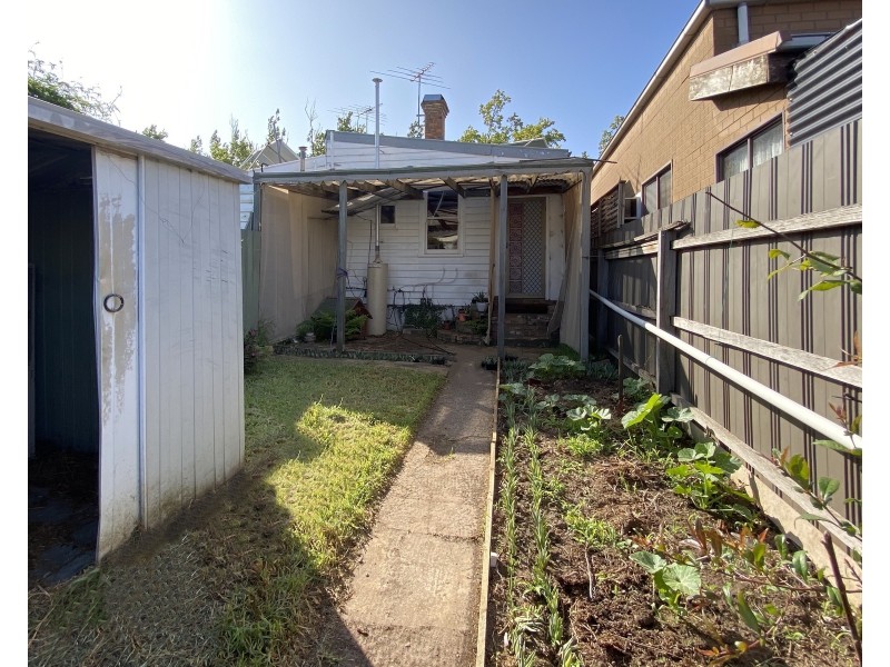 15 Wolseley Parade, Kensington VIC 3031