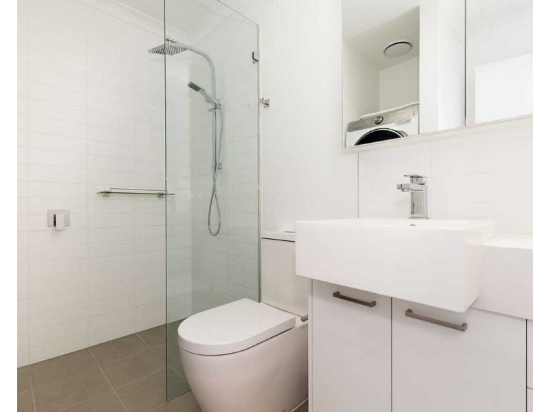 607/8 Olive York Way, Brunswick West VIC 3055