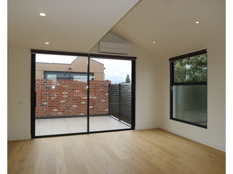 2 Burchett Street, Brunswick VIC 3056