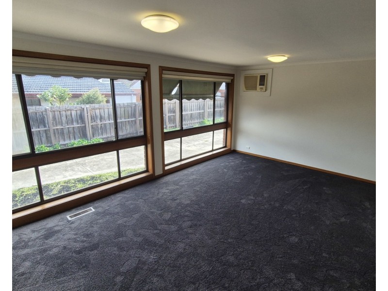 2/64 Woornack Road, Carnegie VIC 3163