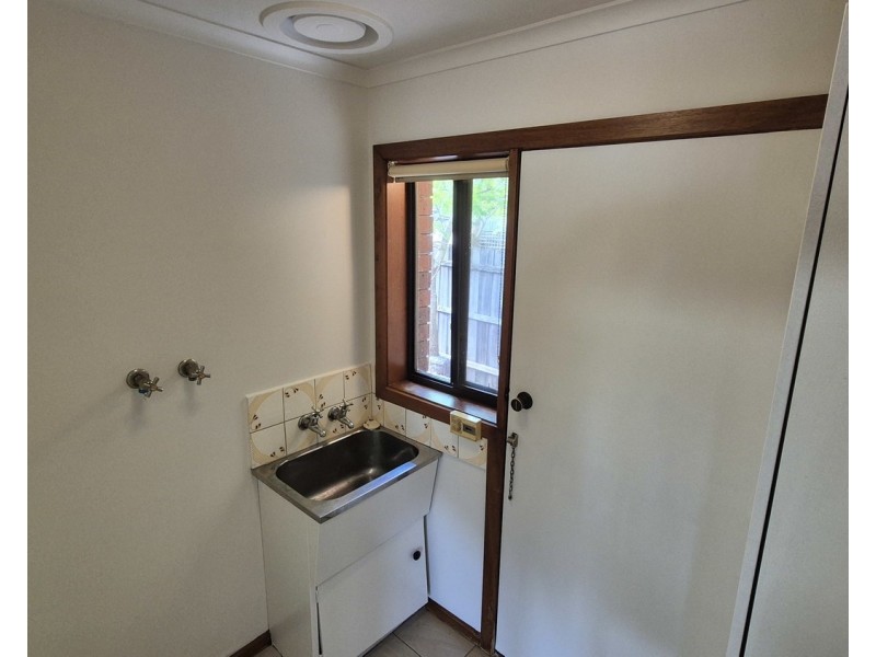 2/64 Woornack Road, Carnegie VIC 3163