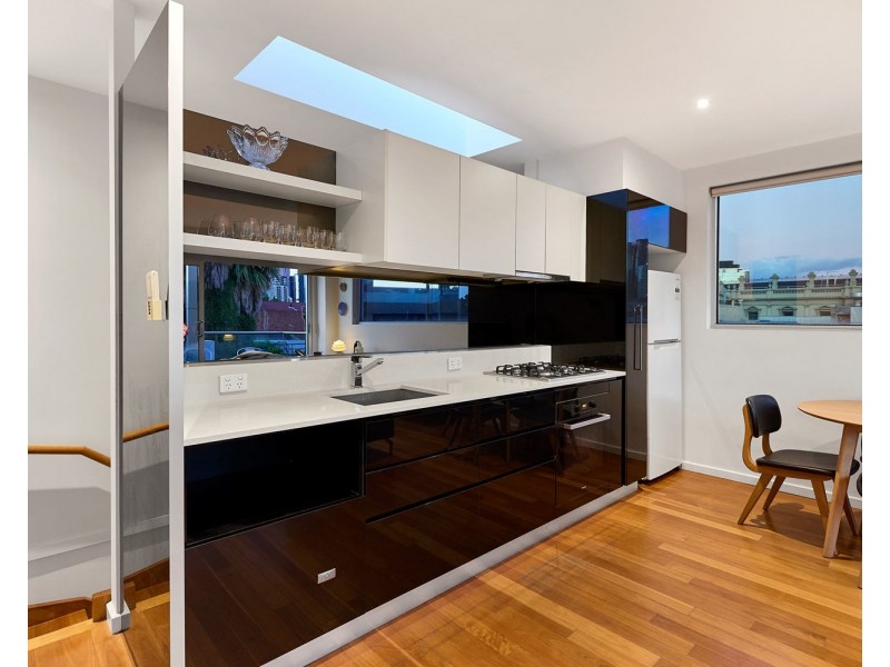 15 Curzon Place, North Melbourne VIC 3051