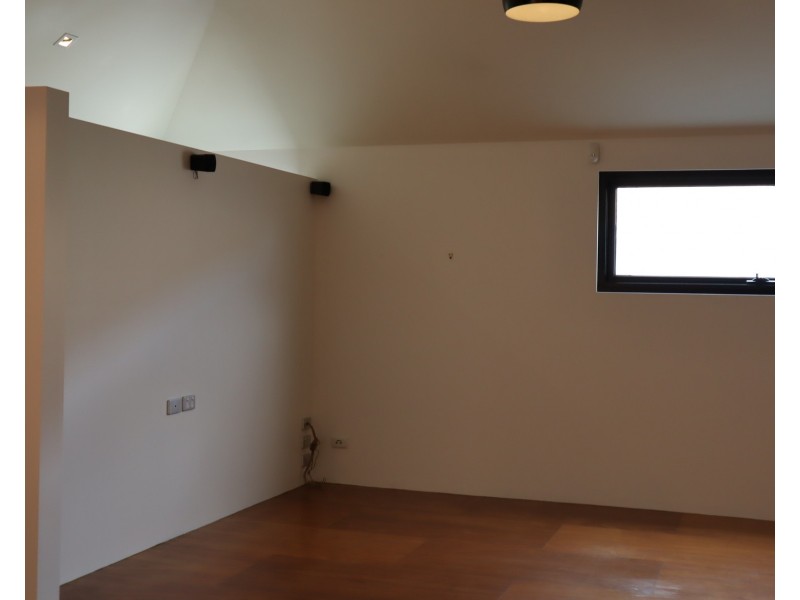 2/84A Munster Terrace, North Melbourne VIC 3051