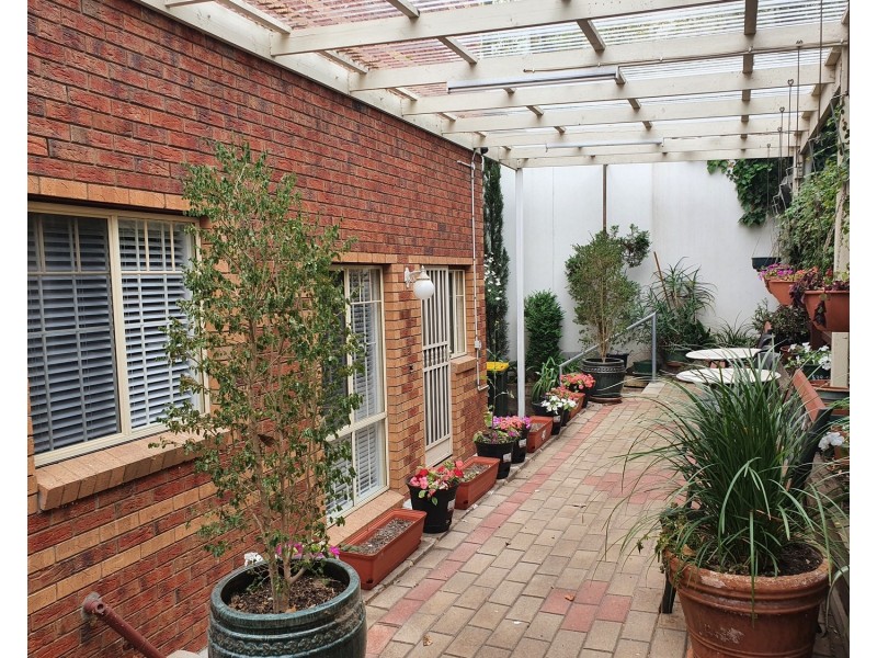 1/34 Shiel Street, North Melbourne VIC 3051