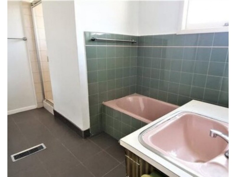 4 Clarence Street, Bentleigh East VIC 3165