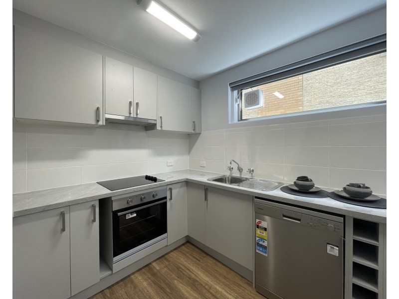 2/495 Royal Parade, Parkville VIC 3052