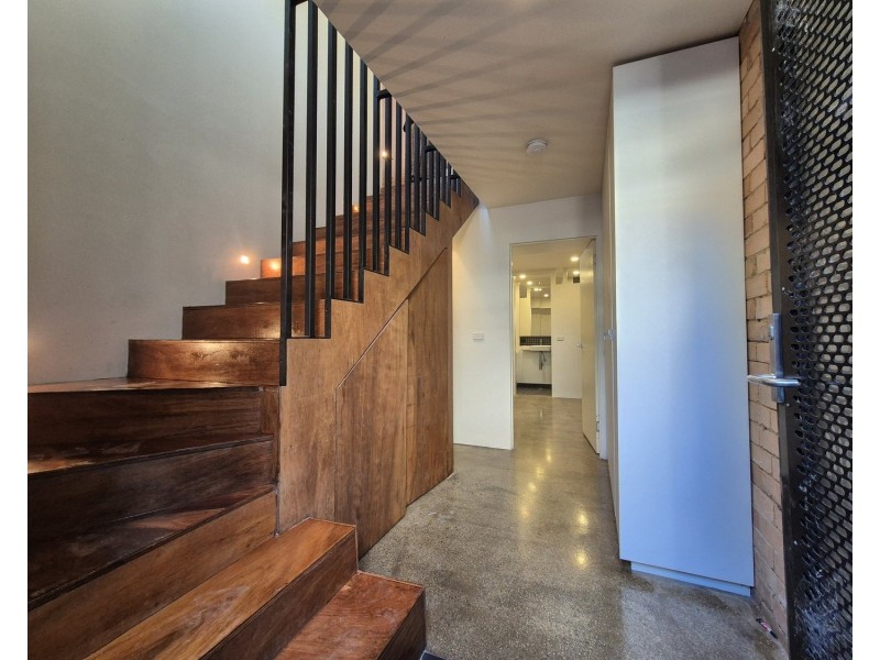 2/84A Munster Terrace, North Melbourne VIC 3051