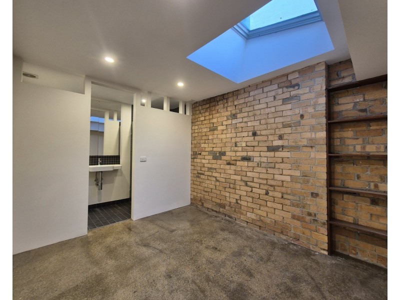 2/84A Munster Terrace, North Melbourne VIC 3051