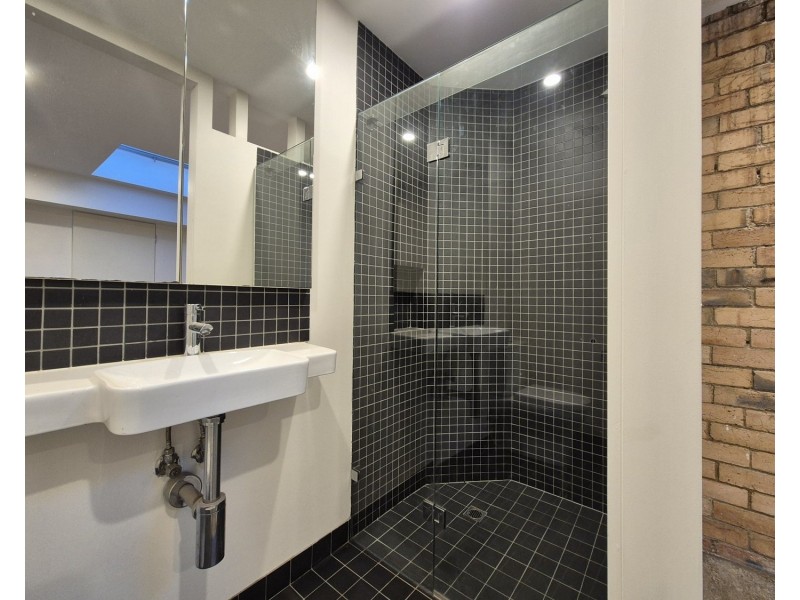 2/84A Munster Terrace, North Melbourne VIC 3051