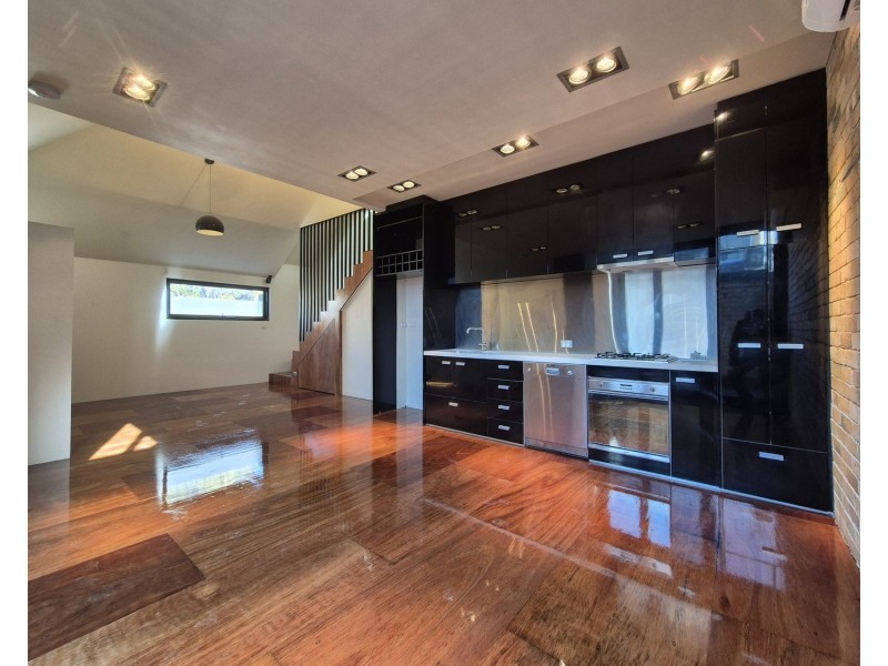 2/84A Munster Terrace, North Melbourne VIC 3051