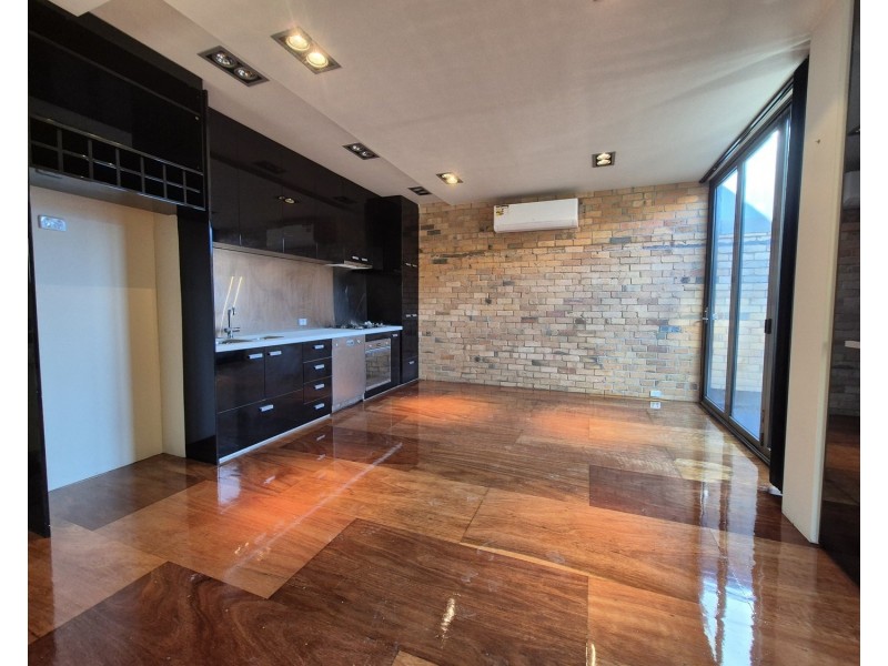 2/84A Munster Terrace, North Melbourne VIC 3051