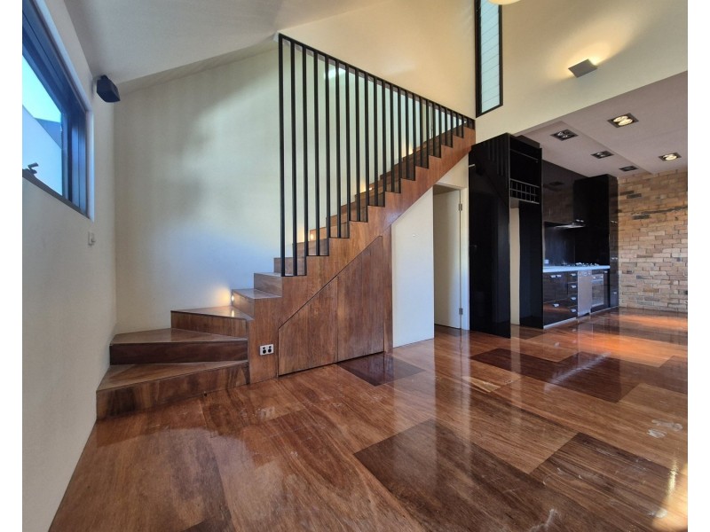 2/84A Munster Terrace, North Melbourne VIC 3051