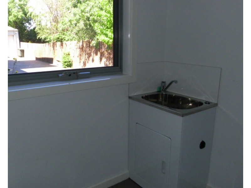 1/2 Strachan Street, Oak Park VIC 3046