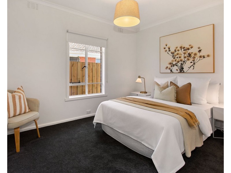 7 Lowell Avenue, Kingsbury VIC 3083