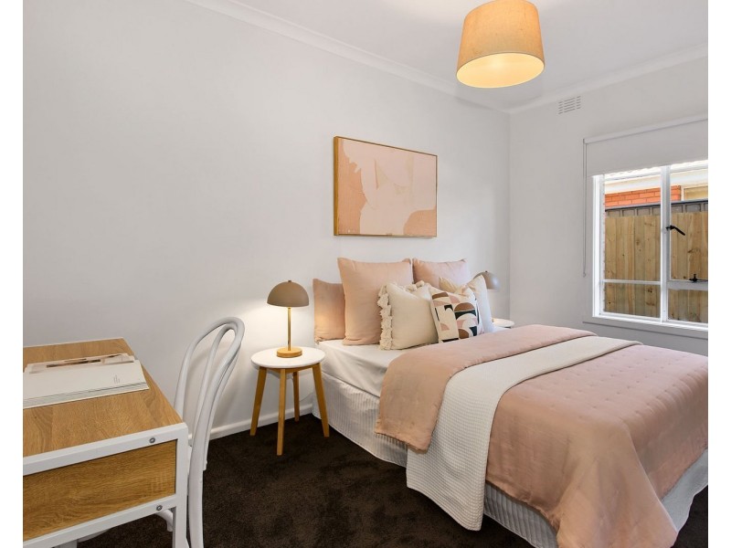 7 Lowell Avenue, Kingsbury VIC 3083