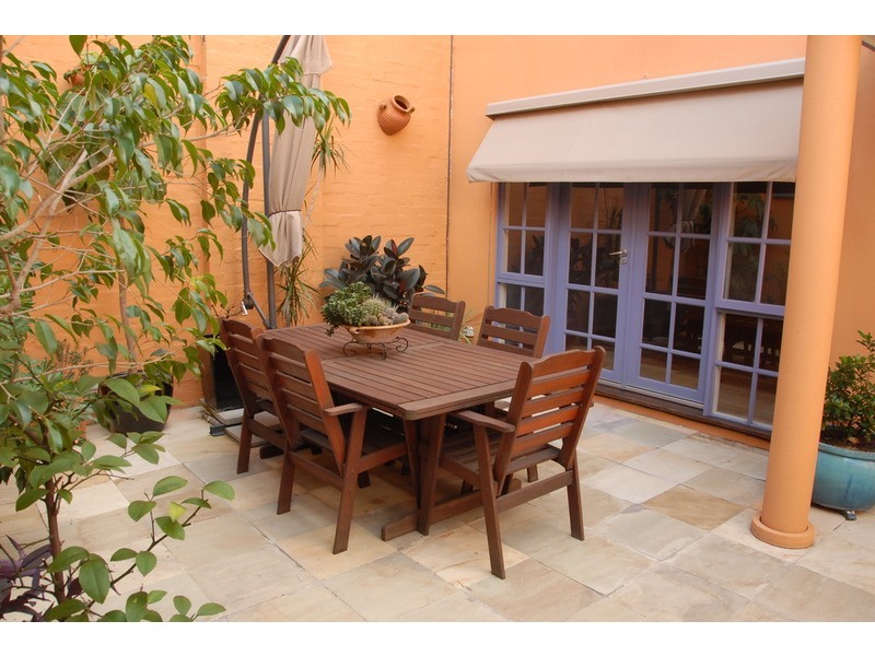 15 Little Dryburgh Street (North), North Melbourne VIC 3051