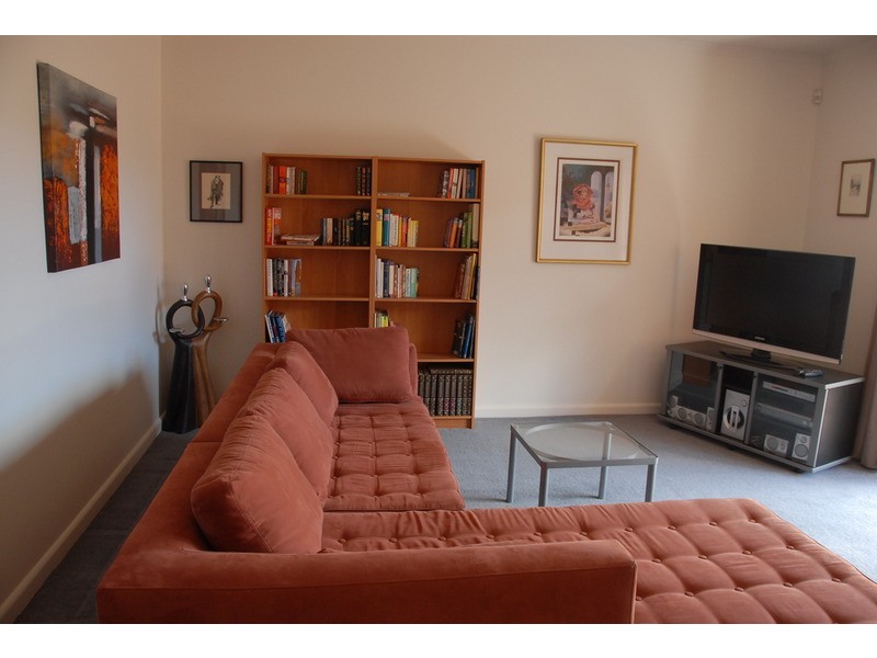 15 Little Dryburgh Street (North), North Melbourne VIC 3051