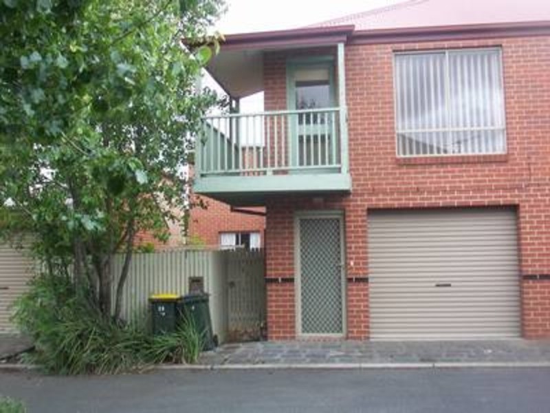 20 Crichton Lane, Kensington VIC 3031