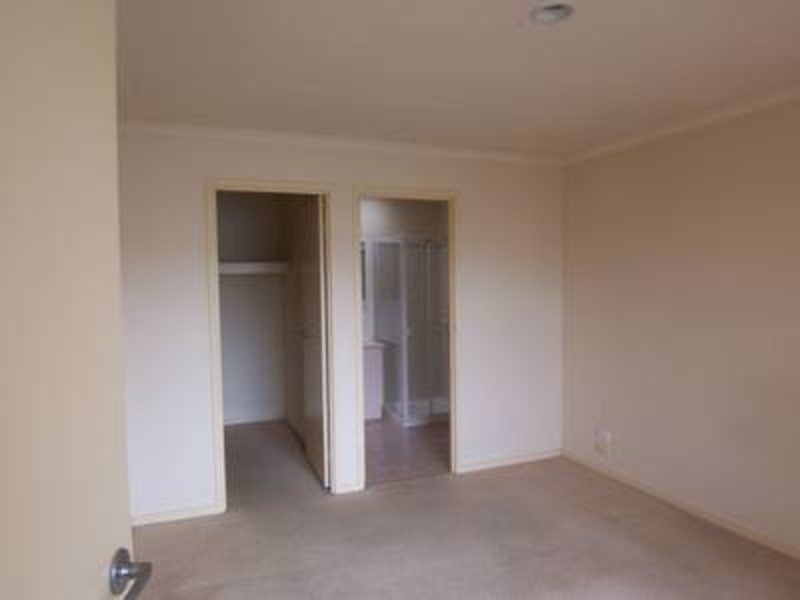 20 Crichton Lane, Kensington VIC 3031