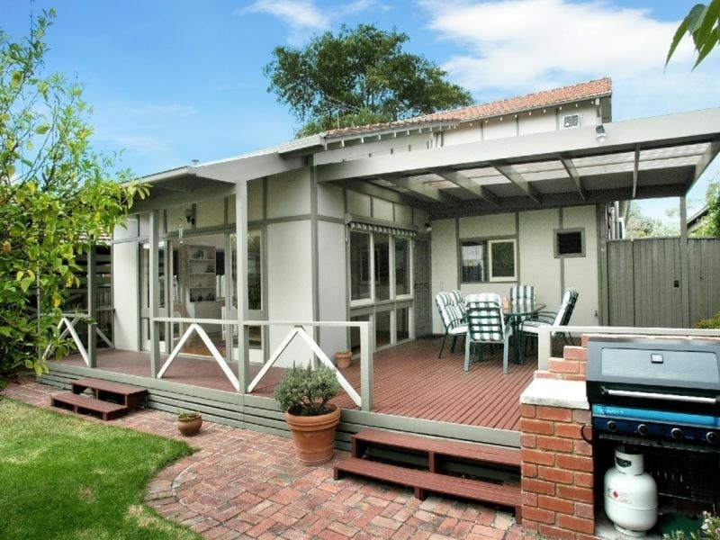 16 Grammar Street, Strathmore VIC 3041