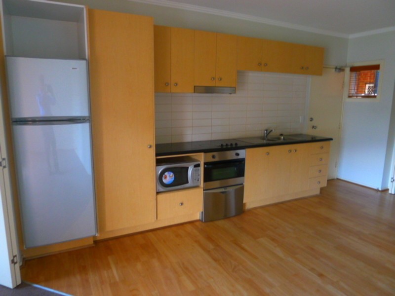 3/2 Newmarket Way, Flemington VIC 3031