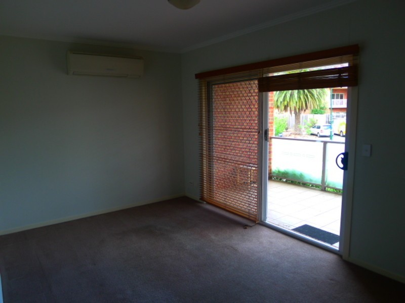 3/2 Newmarket Way, Flemington VIC 3031