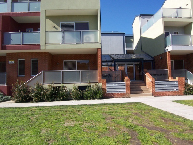 18/2 Newmarket  Way, Flemington VIC 3031