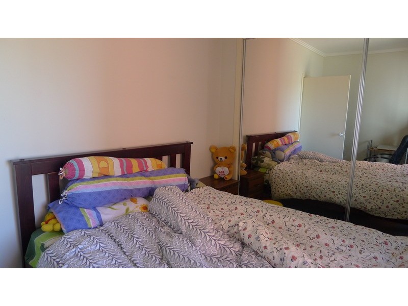 18/2 Newmarket  Way, Flemington VIC 3031