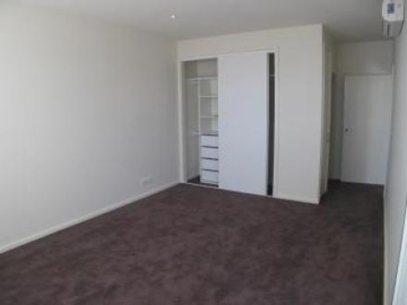 10 Loughmore Lane, North Melbourne VIC 3051