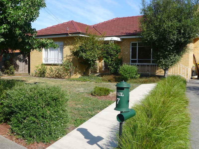 7 Lowell Avenue, Kingsbury VIC 3083