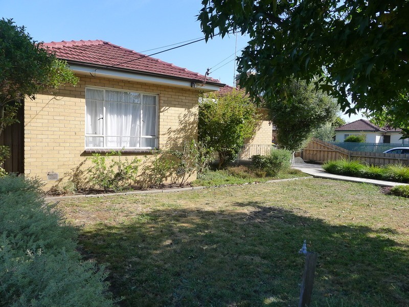 7 Lowell Avenue, Kingsbury VIC 3083