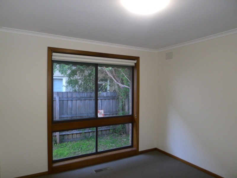 2/64 Woornack Road, Carnegie VIC 3163