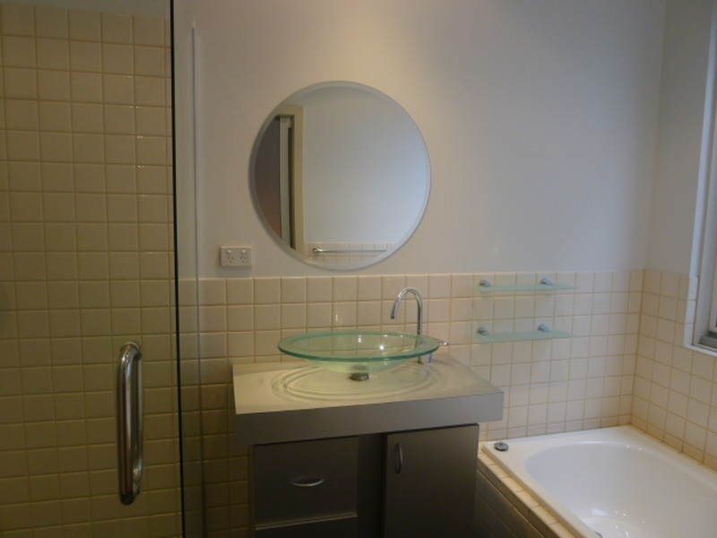 2/142 Laurens  Street, North Melbourne VIC 3051