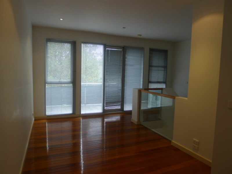 2/142 Laurens  Street, North Melbourne VIC 3051