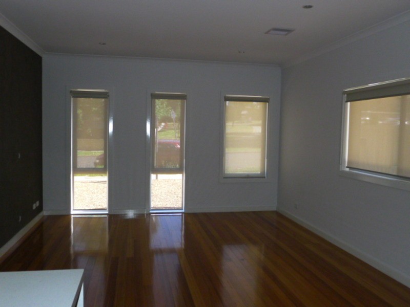 1/2 Strachan Street, Oak Park VIC 3046