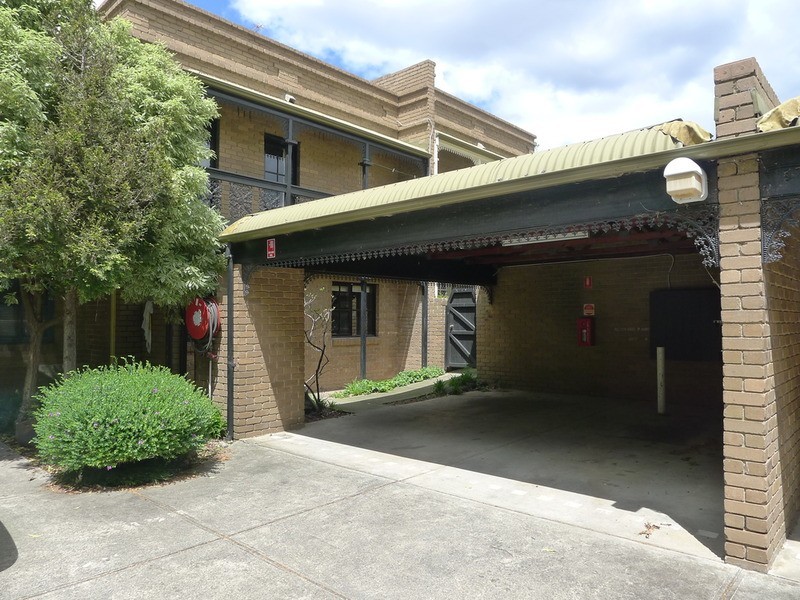 4/11 Plane Tree Way, North Melbourne VIC 3051