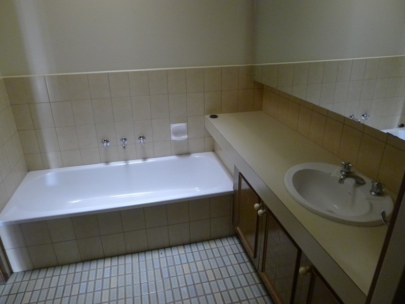 4/11 Plane Tree Way, North Melbourne VIC 3051