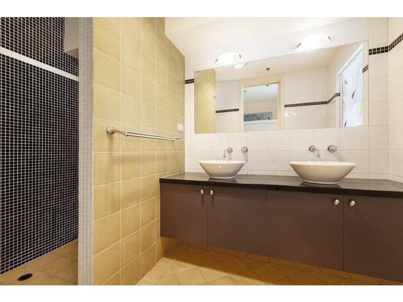 10/561 Spencer Street, West Melbourne VIC 3003