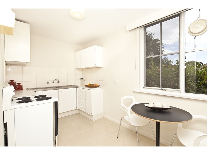 2/24 Middle Street, Ascot Vale VIC 3032