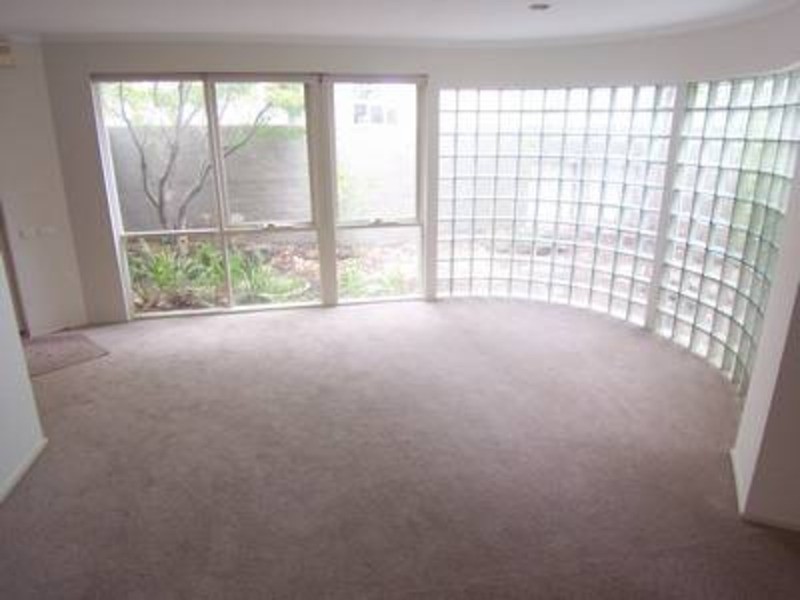 16 O’Shanassy Street, North Melbourne VIC 3051