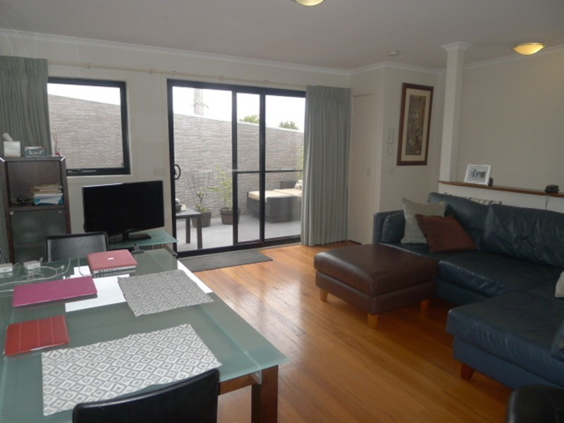 19/24 Ireland  Street, West Melbourne VIC 3003