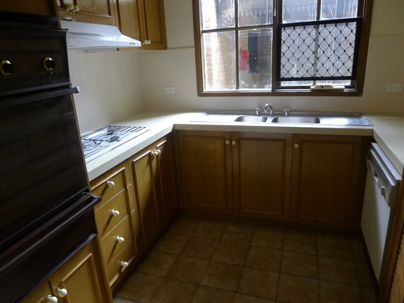 4/11 Plane Tree Way, North Melbourne VIC 3051