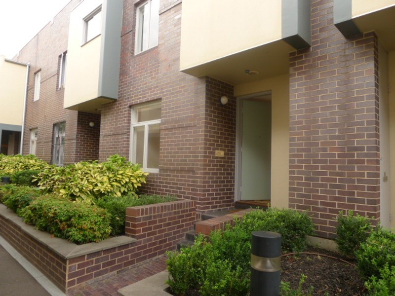 16 Little Elgin Street, Carlton VIC 3053