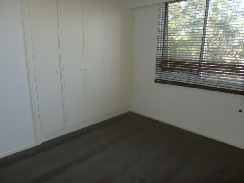 10/521 Royal Parade, Parkville VIC 3052