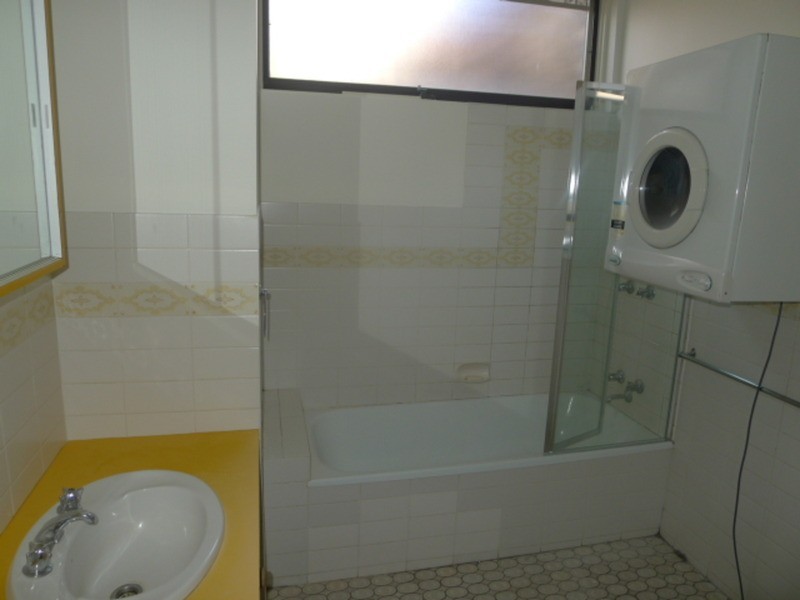 10/521 Royal Parade, Parkville VIC 3052