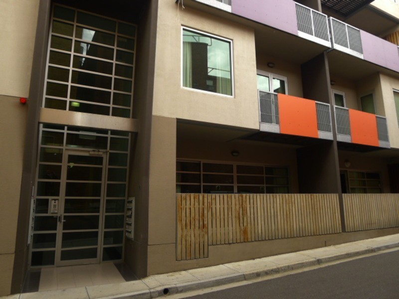 2/18 Tyrone Street, North Melbourne VIC 3051