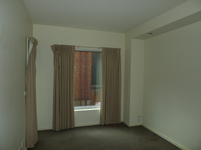 2/18 Tyrone Street, North Melbourne VIC 3051