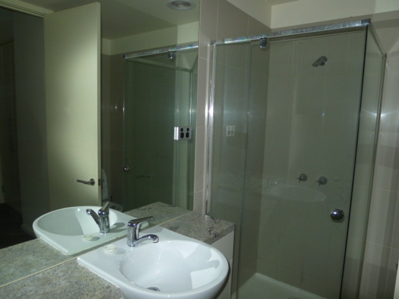 2/18 Tyrone Street, North Melbourne VIC 3051