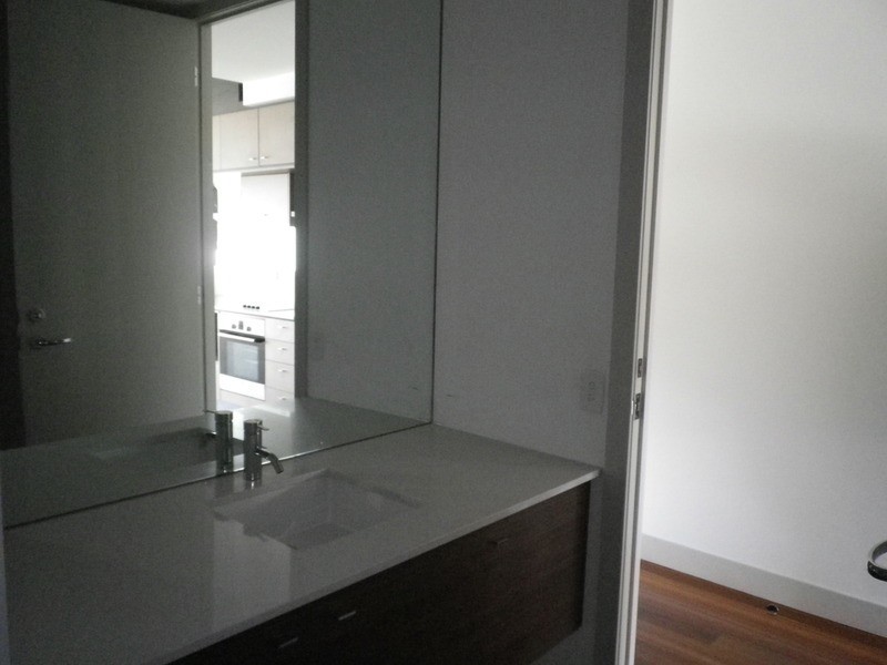 402/30 Wreckyn Street, North Melbourne VIC 3051